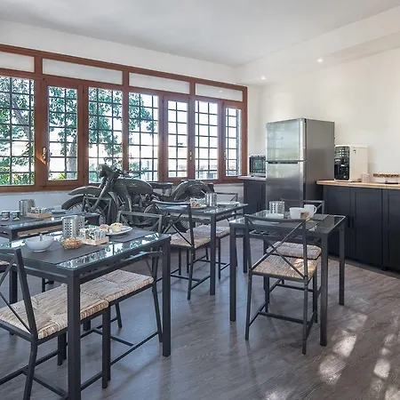 Bed and breakfast Bmb Bed Motor Bike Noto