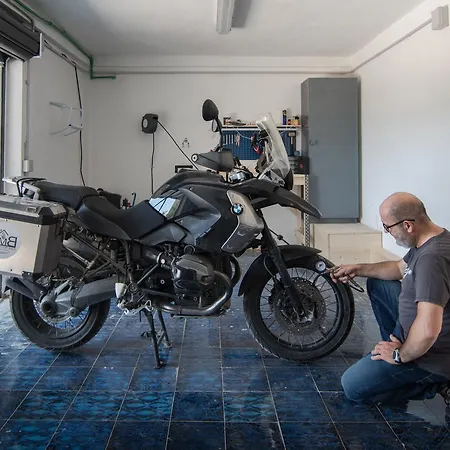 Bed and breakfast Bmb Bed Motor Bike 3*